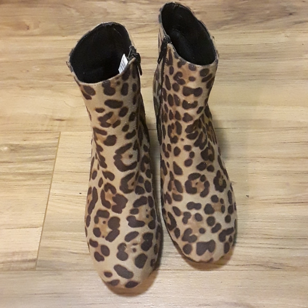 Leopard print heeled boots